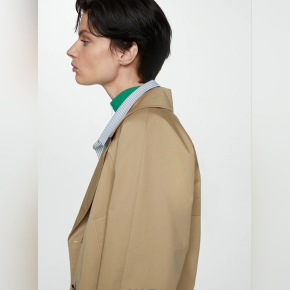 Like New! Mango Cropped trench coat with lapels - Picture 5 of 13